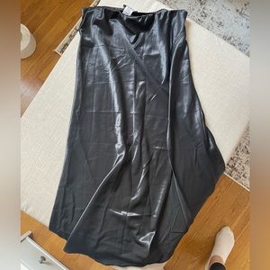 Satin Midi skirt with slit